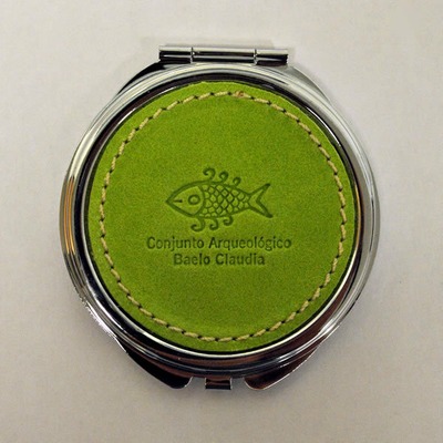 Espejo de bolso en piel Baelo Claudia | VERDE