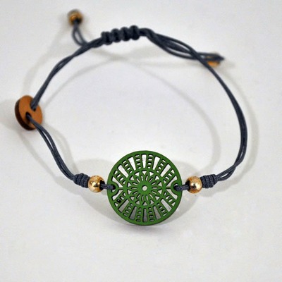 Pulsera de cuero con pieza de madera círculos | VERDE