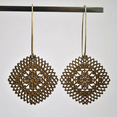 Pendientes de madera flor largos | DORADO