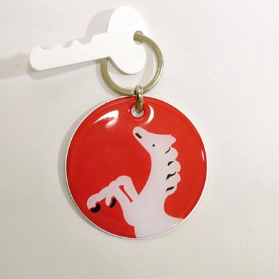 LLavero de resina infantil "Interior con caballo"