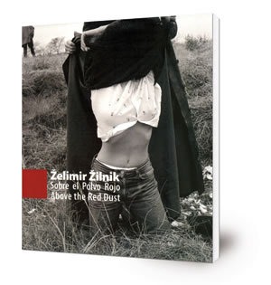 Zelimir Zilnik : Sobre el polvo rojo=Above the red dust
